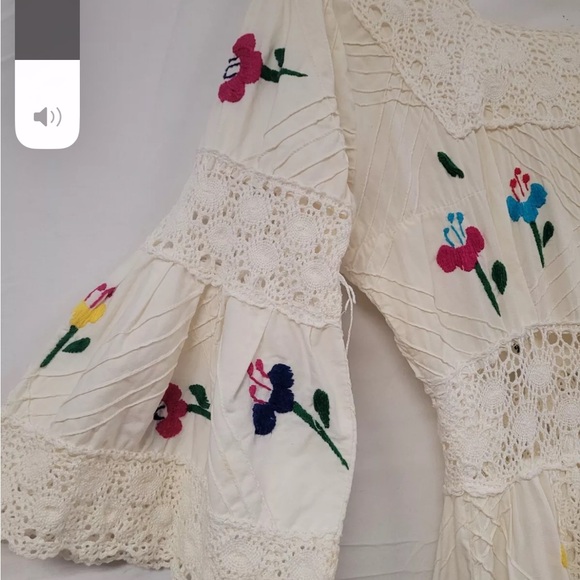 Vintage Oaxacan Wedding Dress - Picture 4 of 11